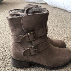 White Mountain Faux-Fur Lined Boots